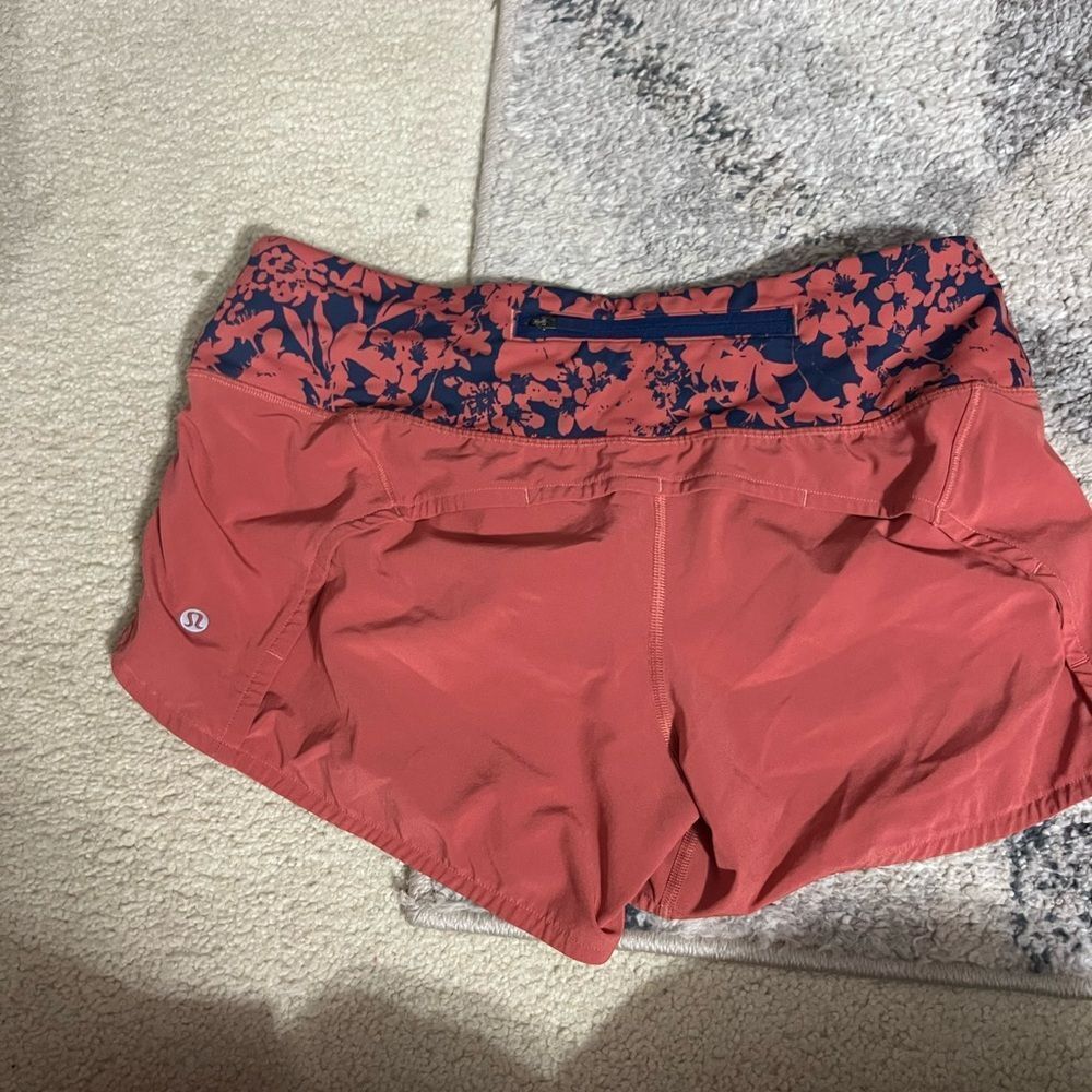 Lululemon‎ Run Times Short II Sz 6 - Picture 7 of 13